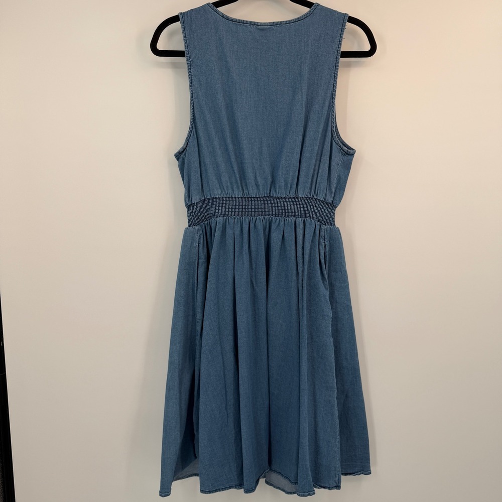 Torrid Blue Chambray Denim Smocked Waist V-Neck Fit & Flare Dress 1 XL Smocked - Picture 7 of 10